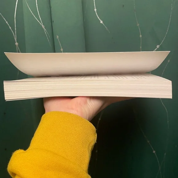 2/$6 • A House with Good Bones by - T. Kingfisher - Picture 4 of 7